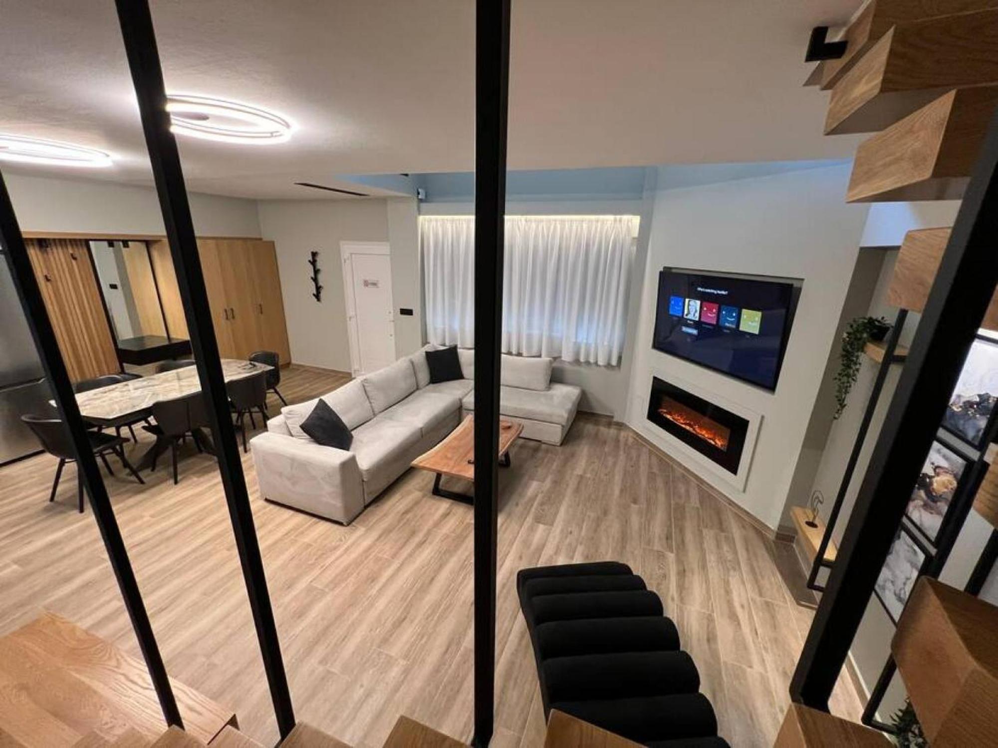 Luxurious Maisonette In ヨアニナ エクステリア 写真