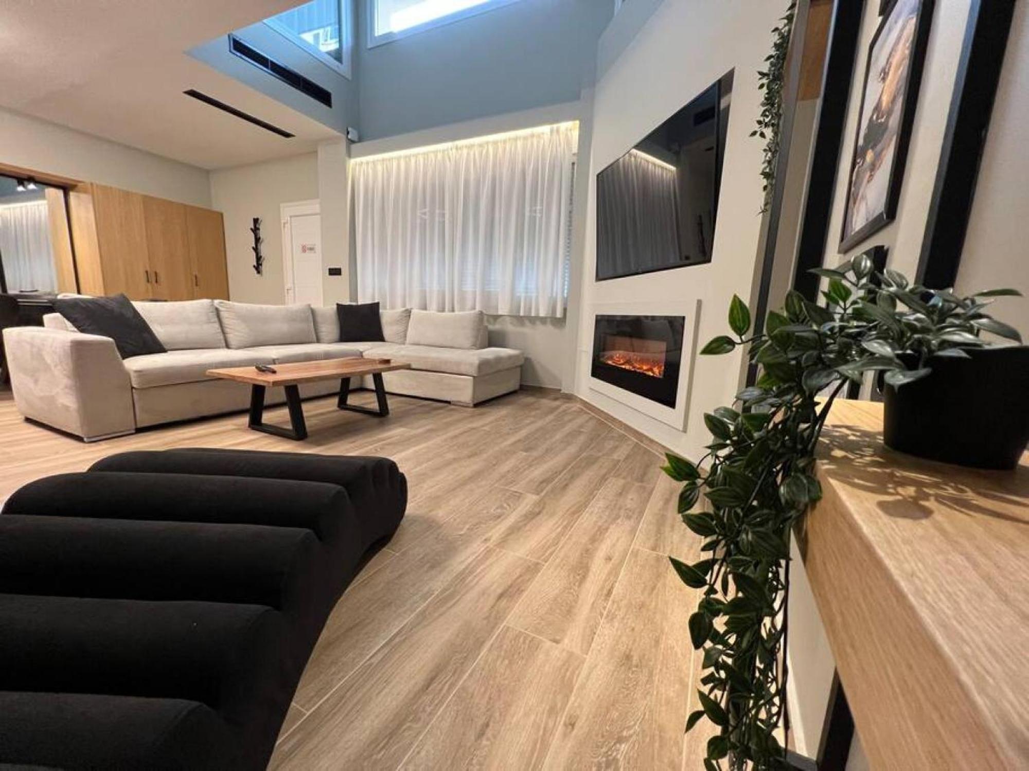 Luxurious Maisonette In ヨアニナ エクステリア 写真